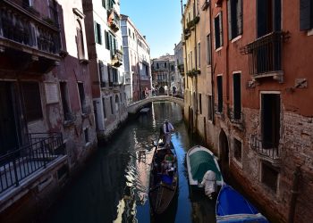 Canal lateral