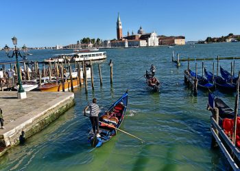 Départ de Gondole vers le grand Canal