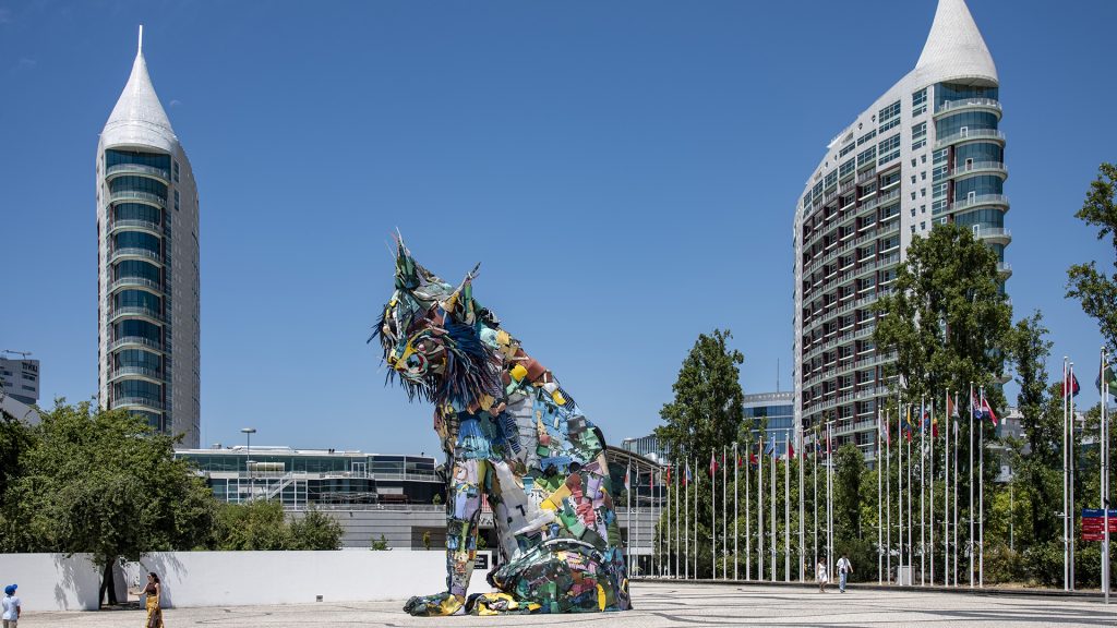 Parc des Nations - Chat écologique monté avec des déchets de déchèterie